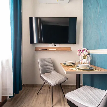 Magic In Downtown Apartment