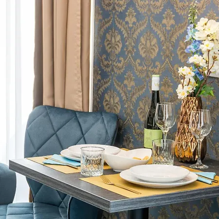 Magic In Downtown Apartment *