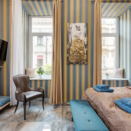 Magic In Downtown Apartment *