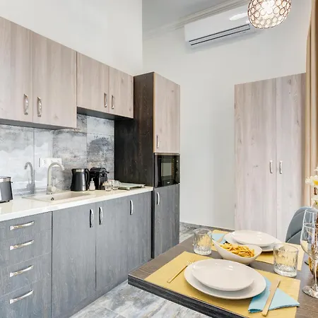 Magic In Downtown Apartment *