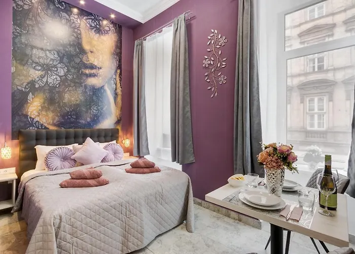 Magic In Downtown Apartment