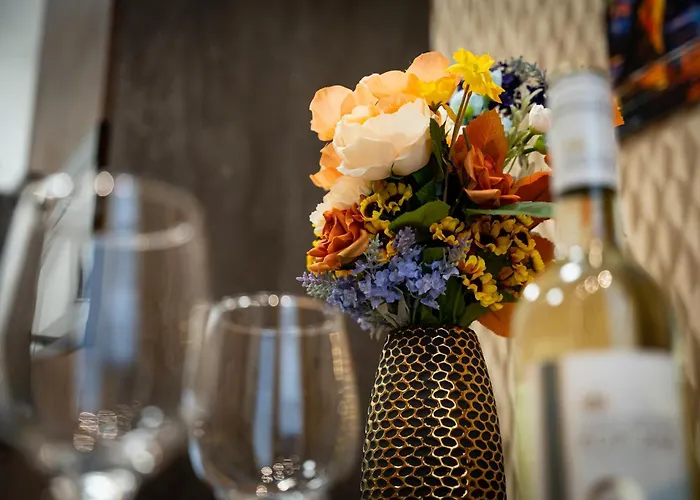 Magic In Downtown Apartment *