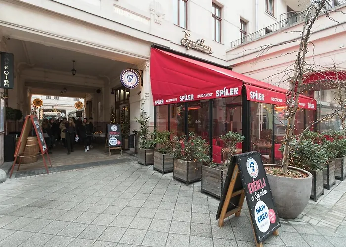 Magic In Downtown Apartment